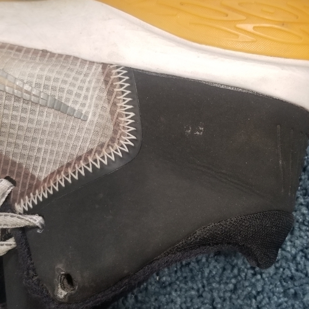 Nike Kyrie Flytrap 4EP Basketball Sneakers. CT1972-006. Released 2022. Size 8. - Picture 5 of 11